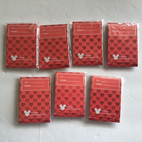 DISNEY VALENTINES DAY FUNKO SET OF 7 PINS NWT - Picture 12 of 13